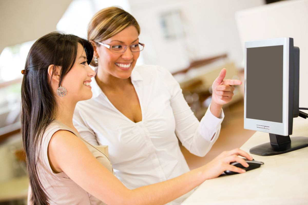 Homebuyers reviewing North Aurora IL open house listings online with local real estate agent guidance
